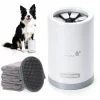 Limpiador de patas para perros Nobleza, kit de aseo 5 en 1 con 3 toallas y 1 cepillo de baño grande, vaso portátil de silicona para lavar mascotas, elimina el barro y la suciedad (gris)